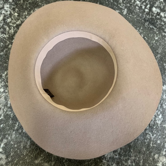 Soft wool wide brim hat - Picture 2 of 3